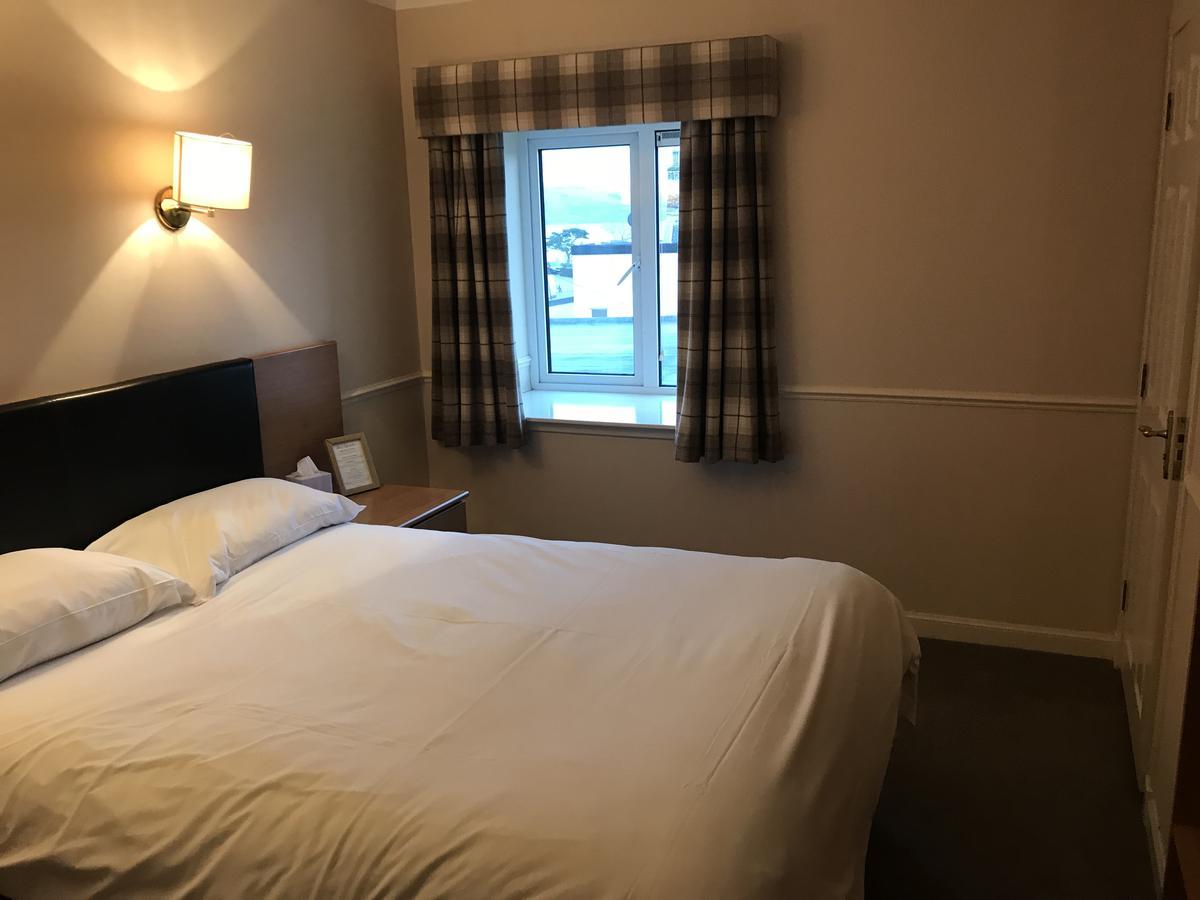 פורטרי Caledonian Hotel מראה חיצוני תמונה