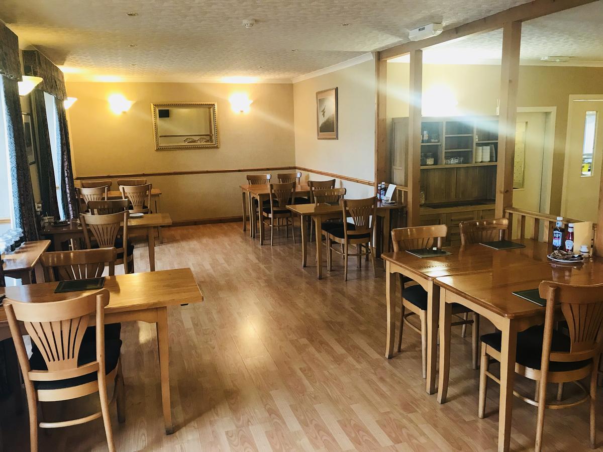 פורטרי Caledonian Hotel מראה חיצוני תמונה